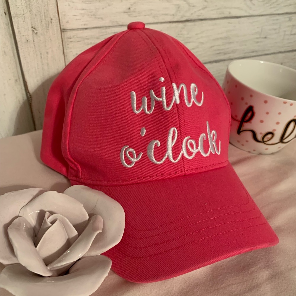 $4/24 Wine 🍷 o’clock Novelty Hat